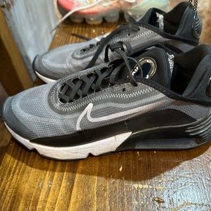 Nike 2090 size 8 1/2 women’s good condition